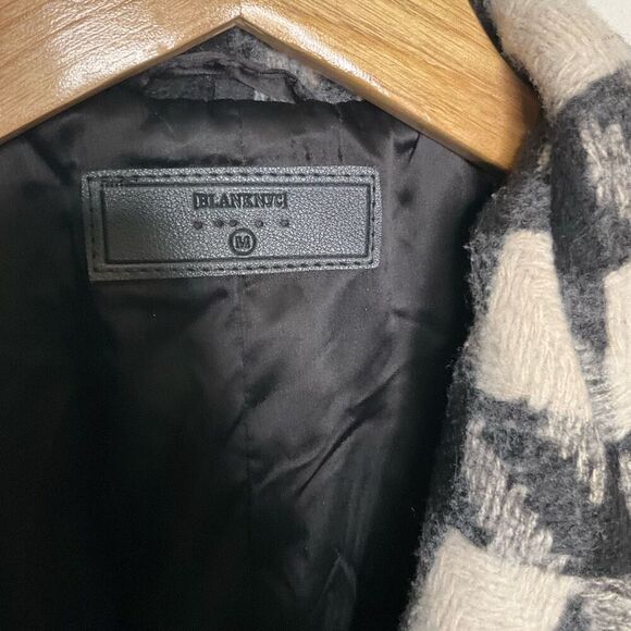 BlankNYC Oversized Houdstooth Print Blazer - Picture 4 of 7